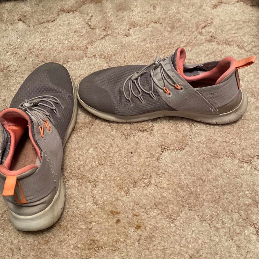 Nike tennis shoes
